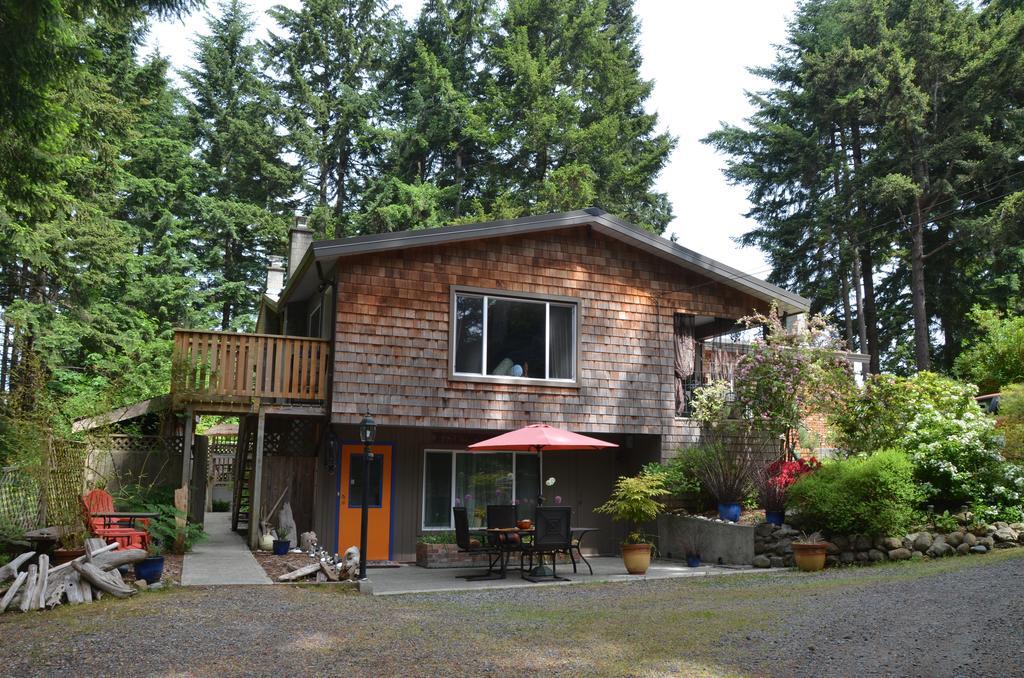 At Nautica Tigh Private Keypad Entrances Bed and Breakfast Qualicum Beach Buitenkant foto