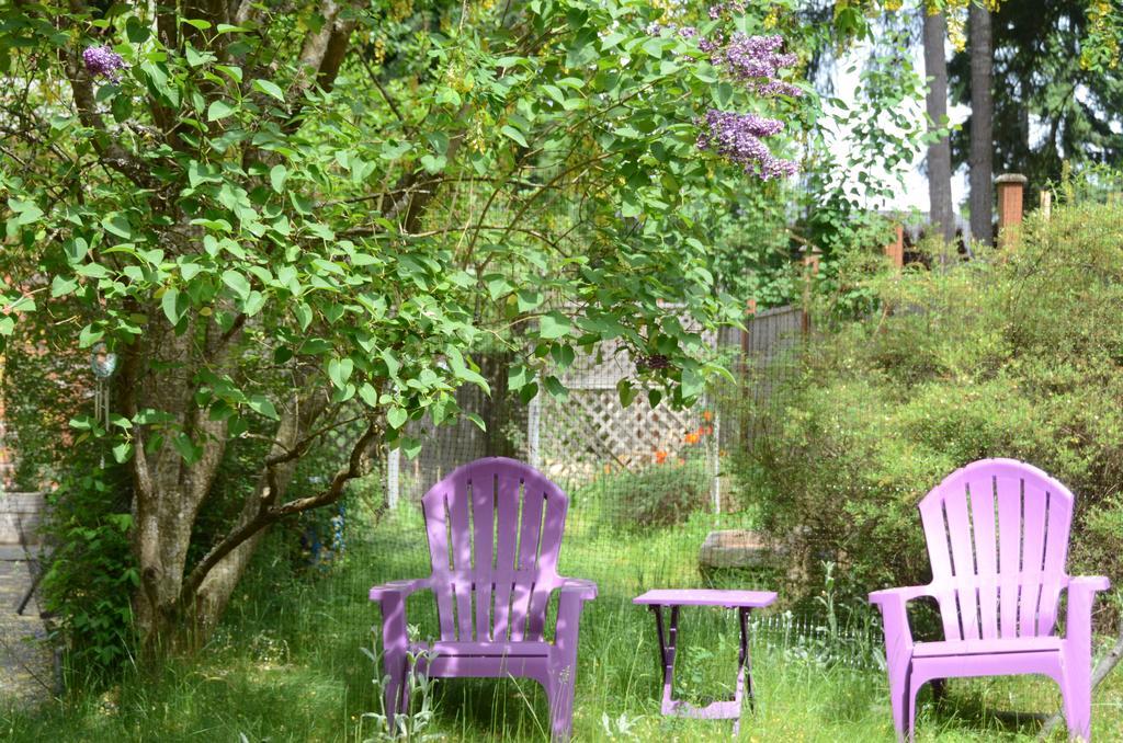 At Nautica Tigh Private Keypad Entrances Bed and Breakfast Qualicum Beach Buitenkant foto