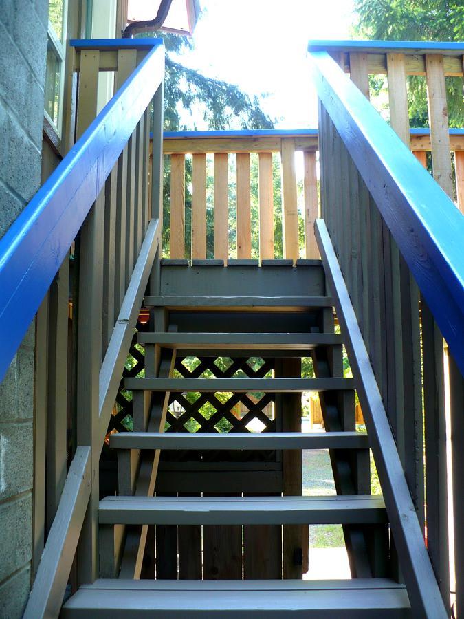 At Nautica Tigh Private Keypad Entrances Bed and Breakfast Qualicum Beach Buitenkant foto